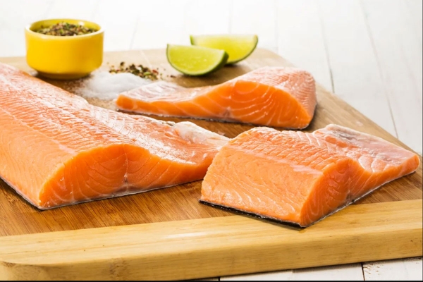 5 benefícios do filé de salmão para sua saúde